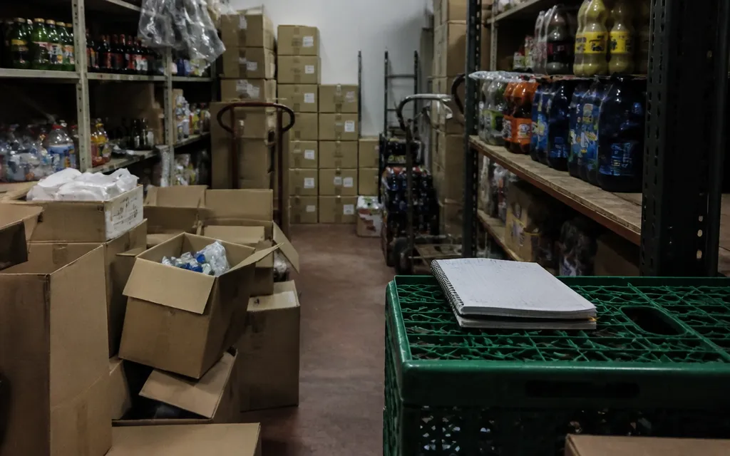 Arrière-boutique d’un commerce de proximité aux Pennes-Mirabeau